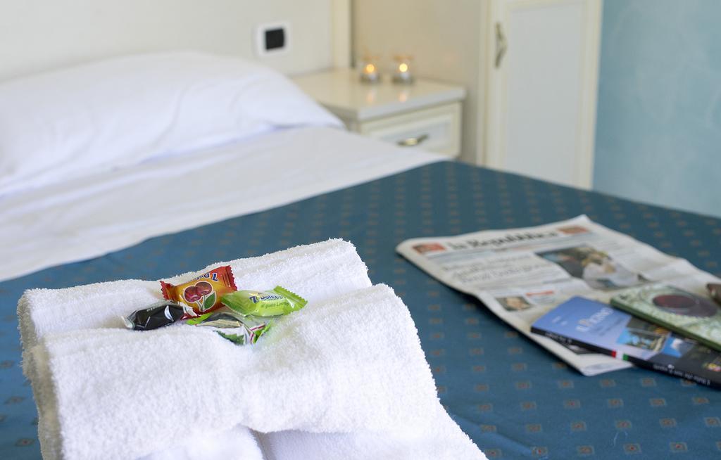 Hotel Capital Cupra Marittima Szoba fotó
