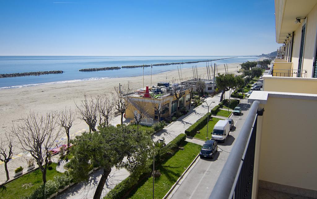 Hotel Capital Cupra Marittima Szoba fotó