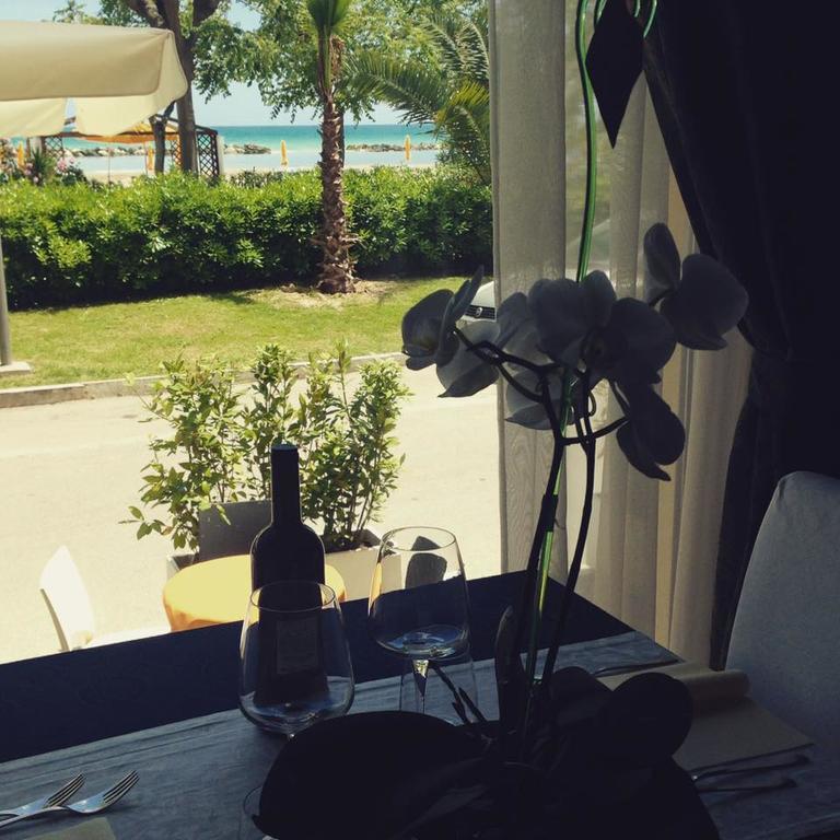 Hotel Capital Cupra Marittima Kültér fotó