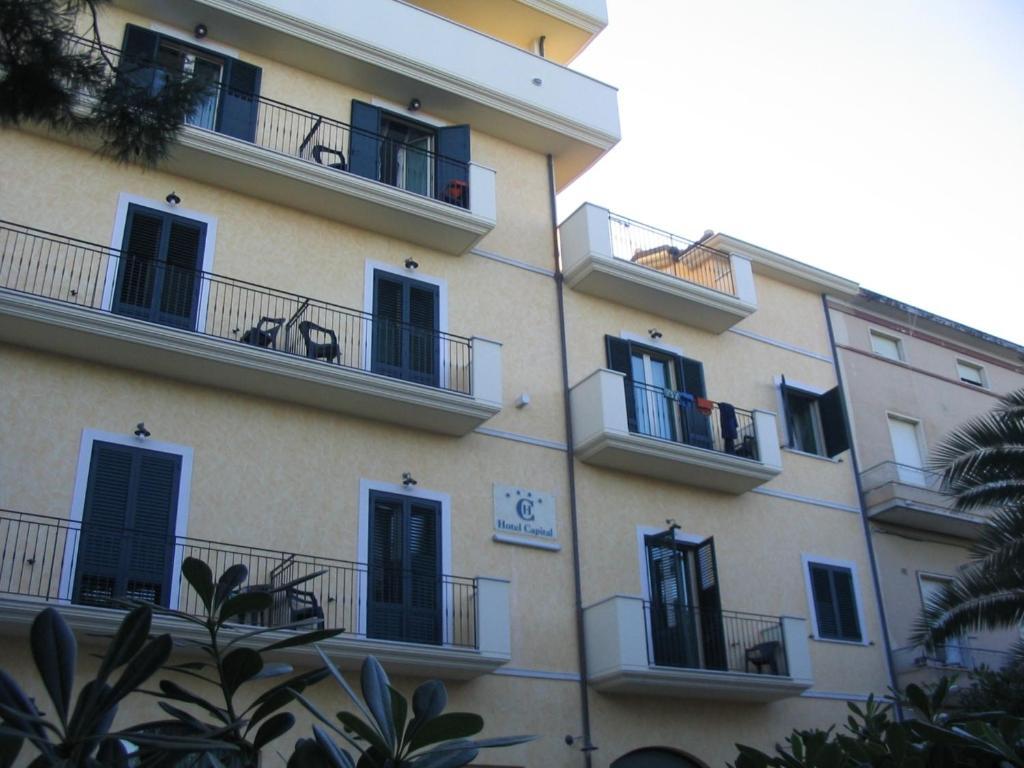 Hotel Capital Cupra Marittima Kültér fotó