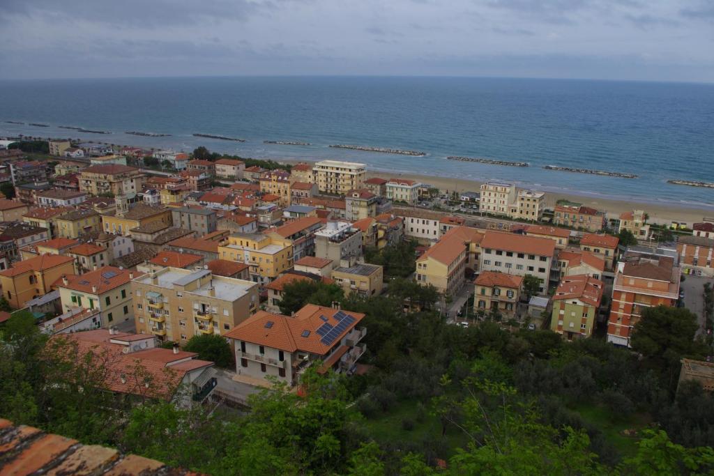 Hotel Capital Cupra Marittima Kültér fotó