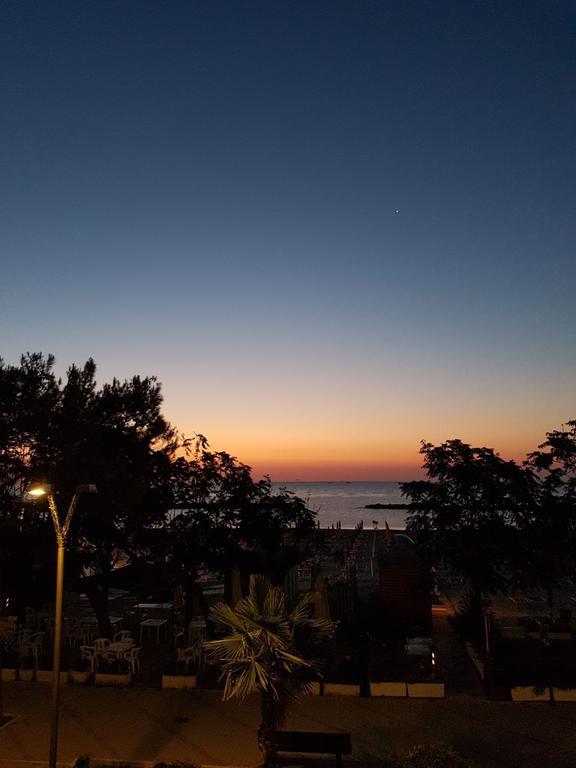 Hotel Capital Cupra Marittima Kültér fotó