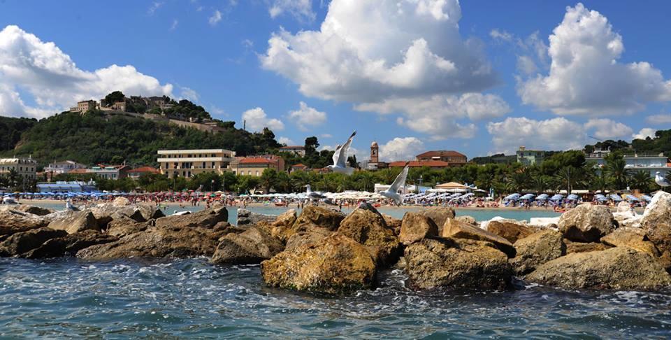 Hotel Capital Cupra Marittima Kültér fotó